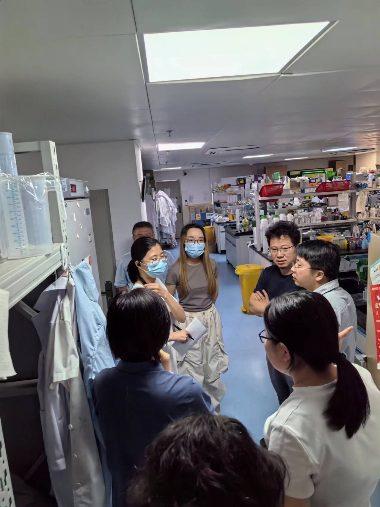 4月29日肿瘤研究所(越秀校区)实验室6.jpg