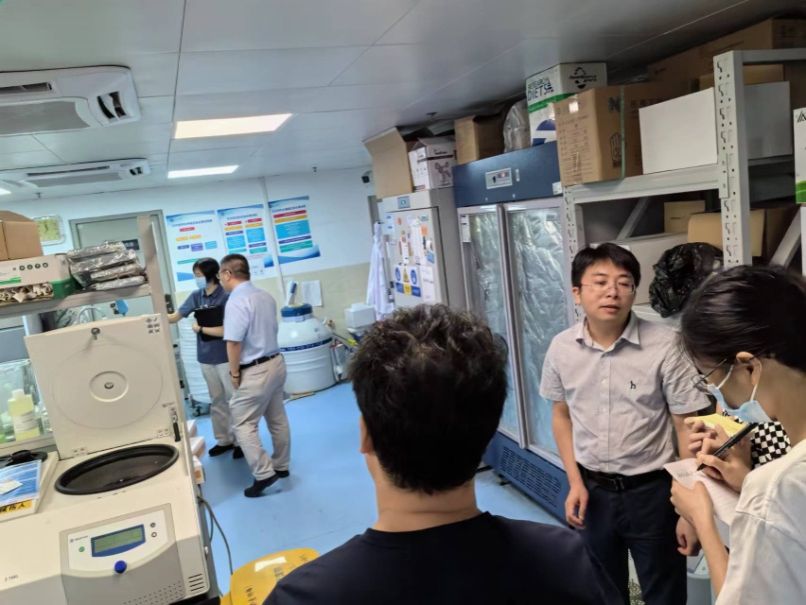 4月29日肿瘤研究所(越秀校区)实验室4.jpg