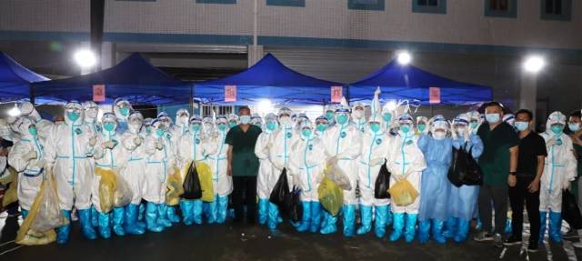 增援荔湾!广州医科大学附属肿瘤医院185名医护人员上门为群众进行核酸检测